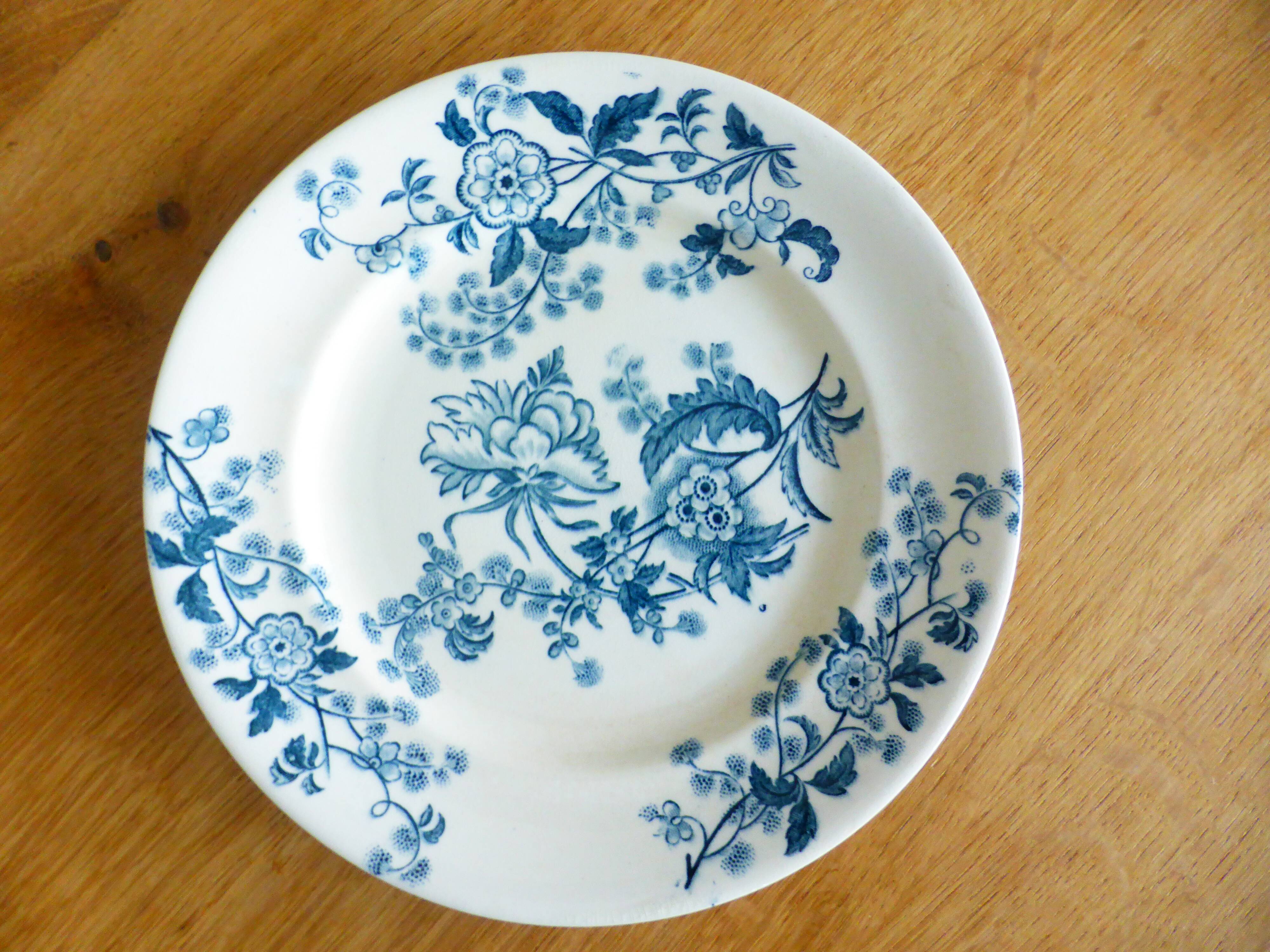 1 dessert plate from Longwy, Yeko model 221209