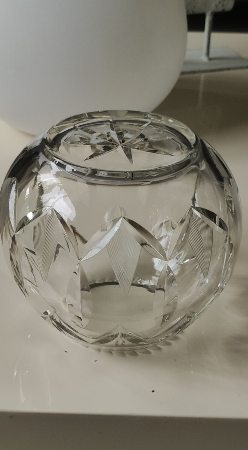 Vintage Nachtmann Spherical Vase. Crystal. Dimensions: 13 x 15 cm