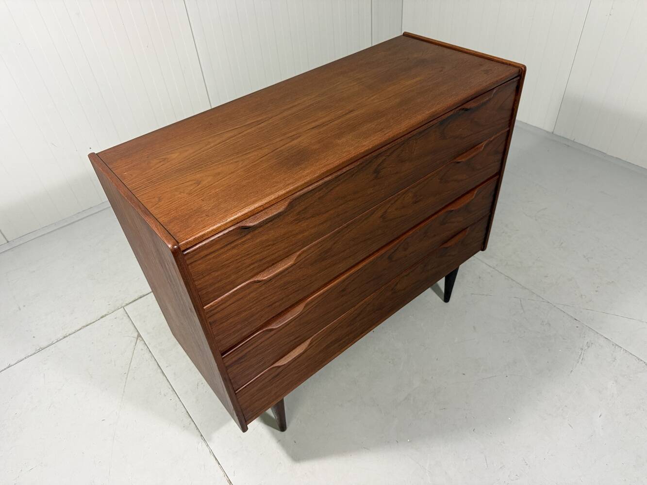 Commode en teck par Henning Jørgensen pour Fredericia Danemark
