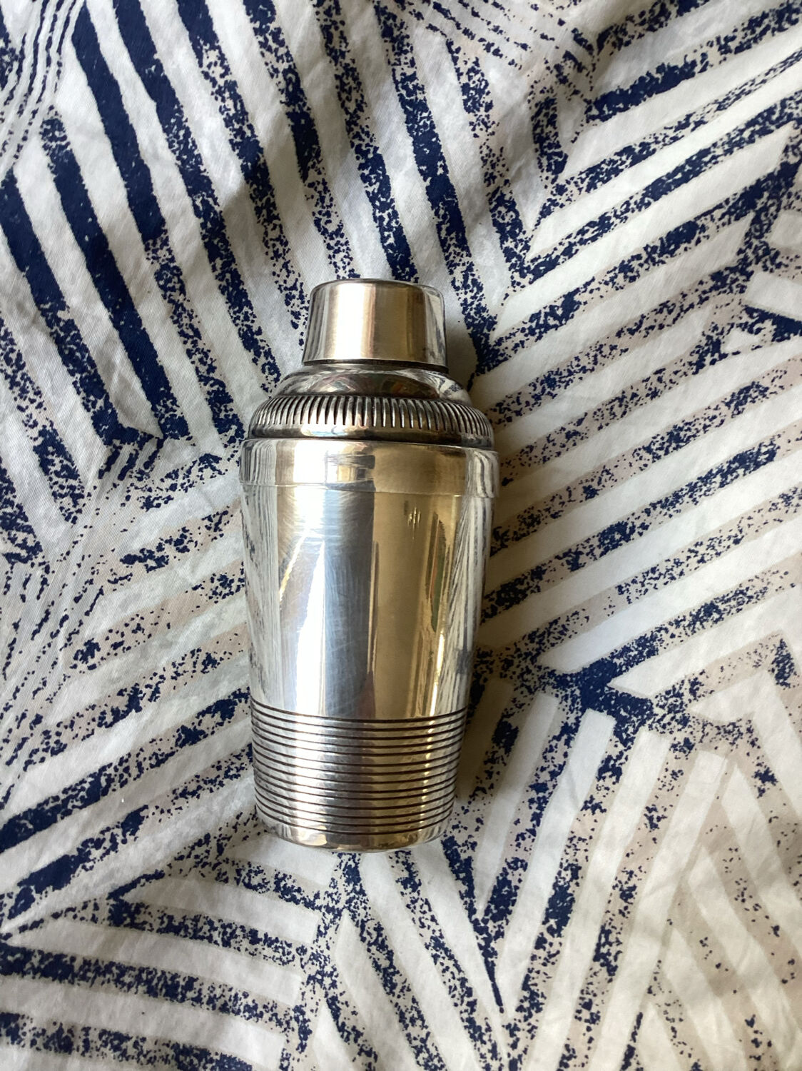 Antique shaker in silver metal hallmarked Art Deco style