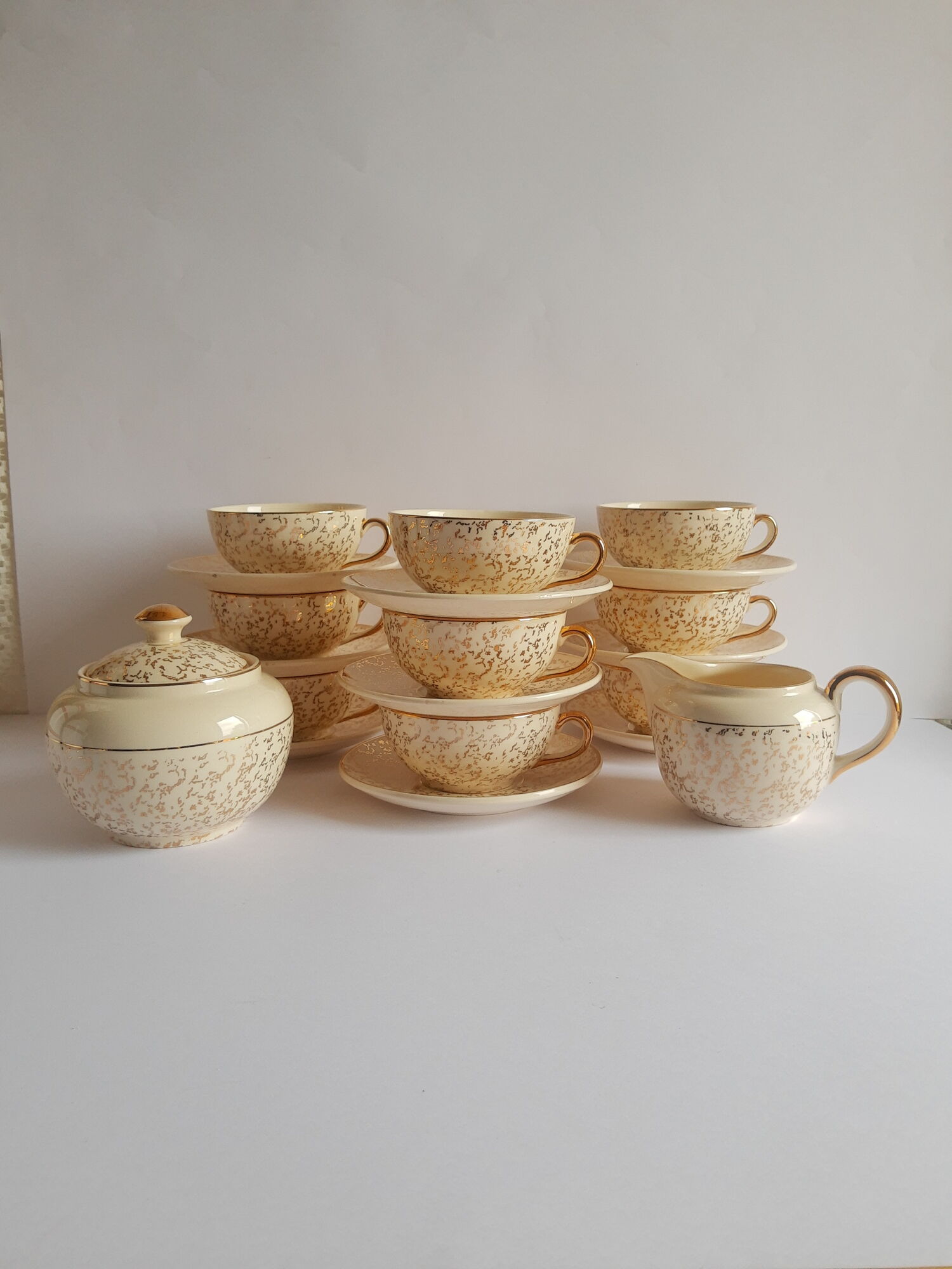 Villeroy and Boch coffee set 9 cups and vintage sugar and milk pot