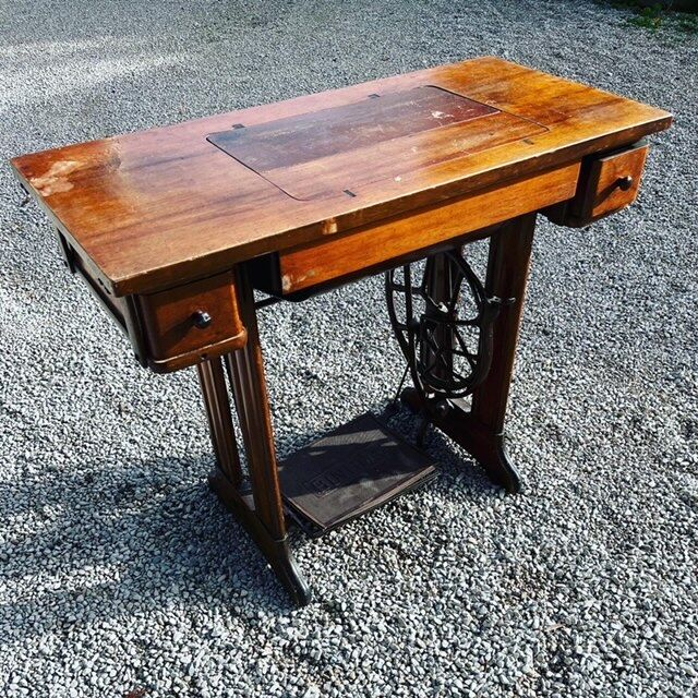 Singer sewing machine nineteenth