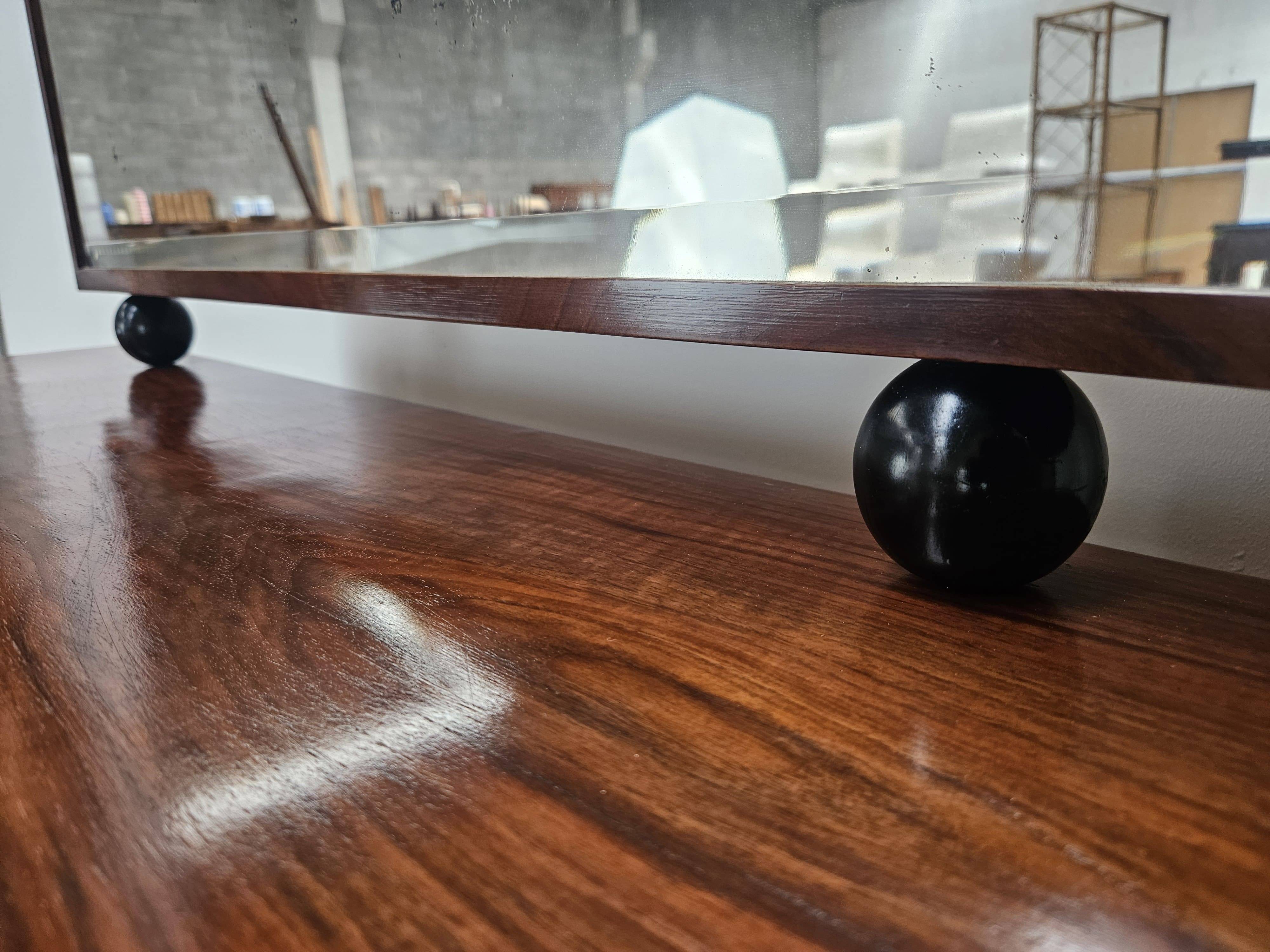 Exclusive 1940s Art Decò sideboard in walnut burl with mirror