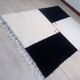 Tapis berbère de oued zam noir et blanc tissé main