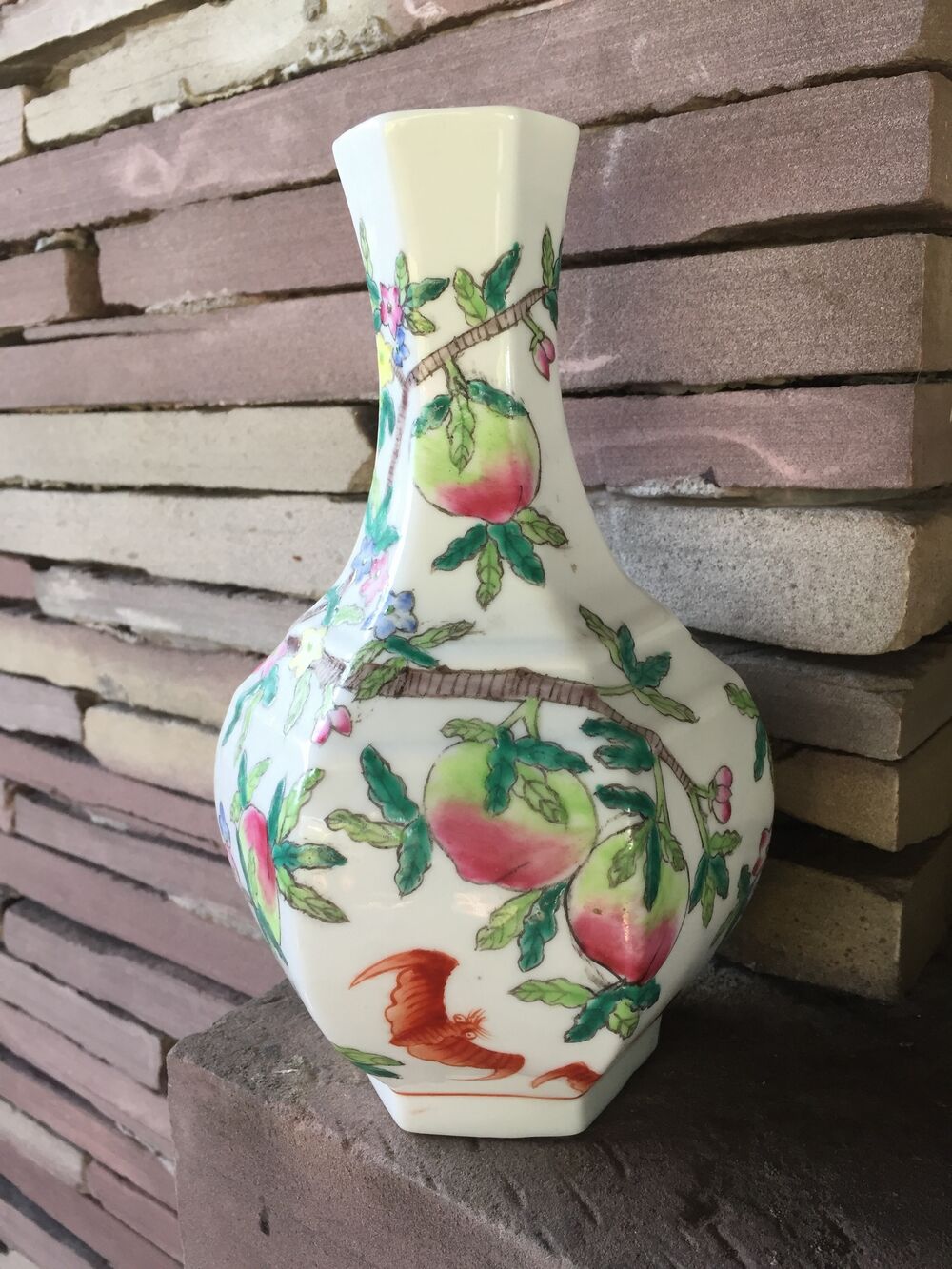 Hexagonal china porcelain vase xix th peches and 3 babs