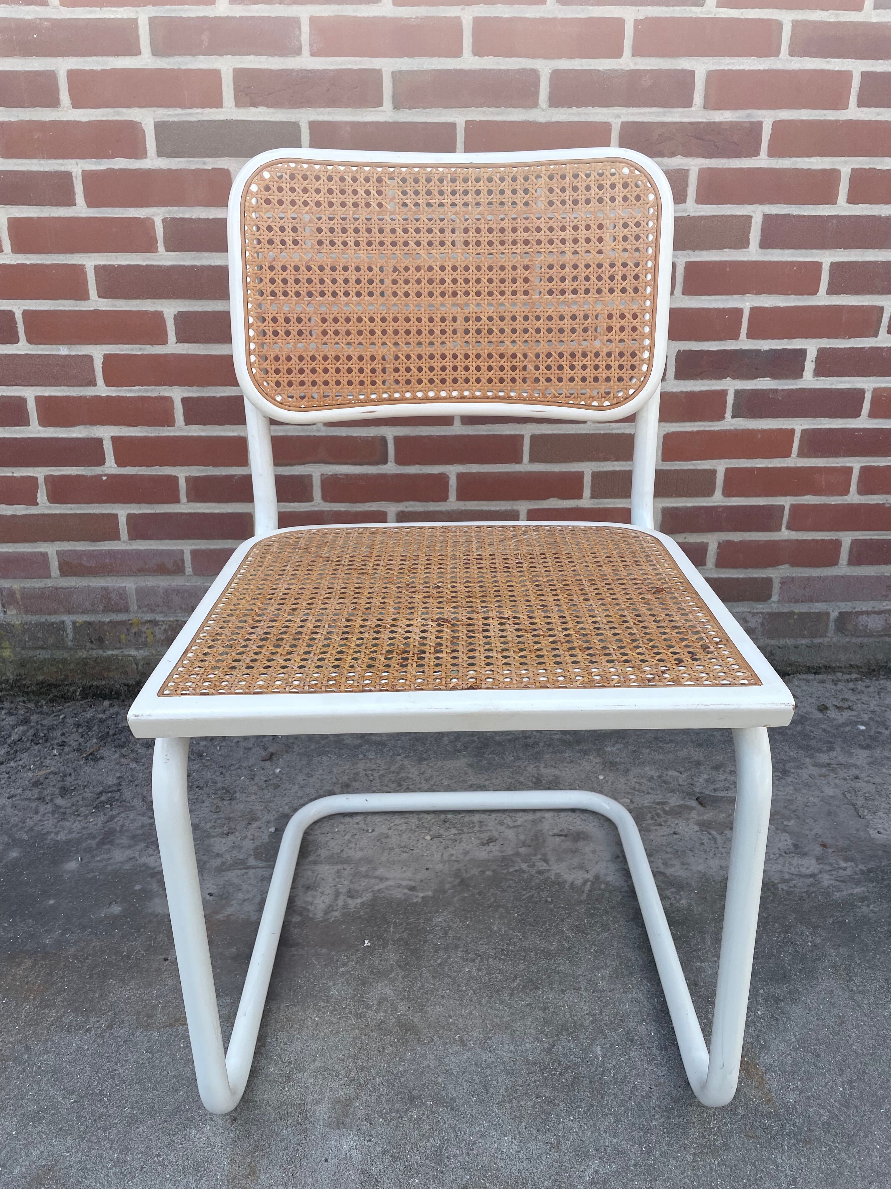 Set of 4 Cesca b32 model chairs in white