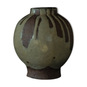 Vase boule en argile sauvage et