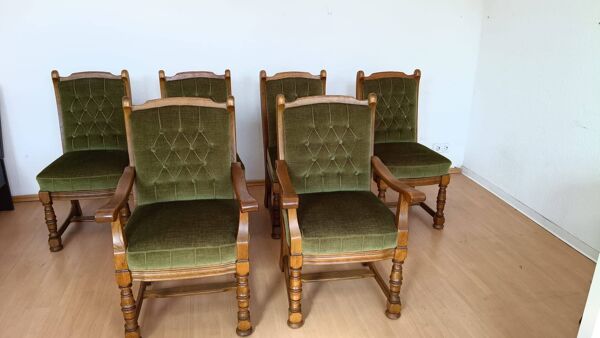 6 assises style Louis XIII en chêne et velours vert mousse , vers 1970