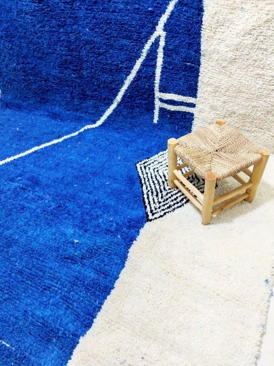 Tapis berbère marocain bleu 307 x 204cm