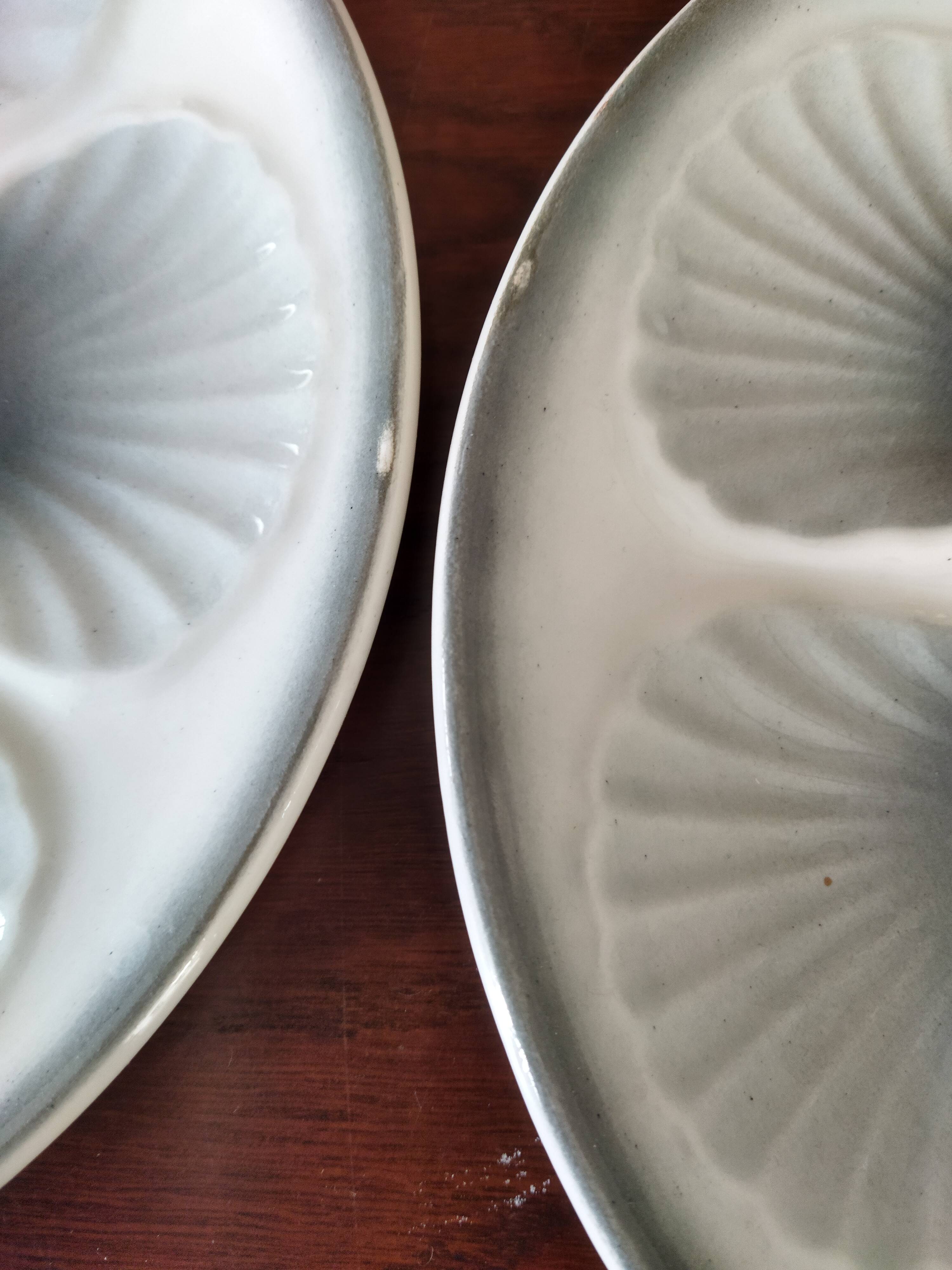 2 Moulin des Loups Orchies oyster plates