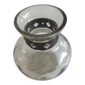 Vase en verre craquelé cerclé de fer forgé