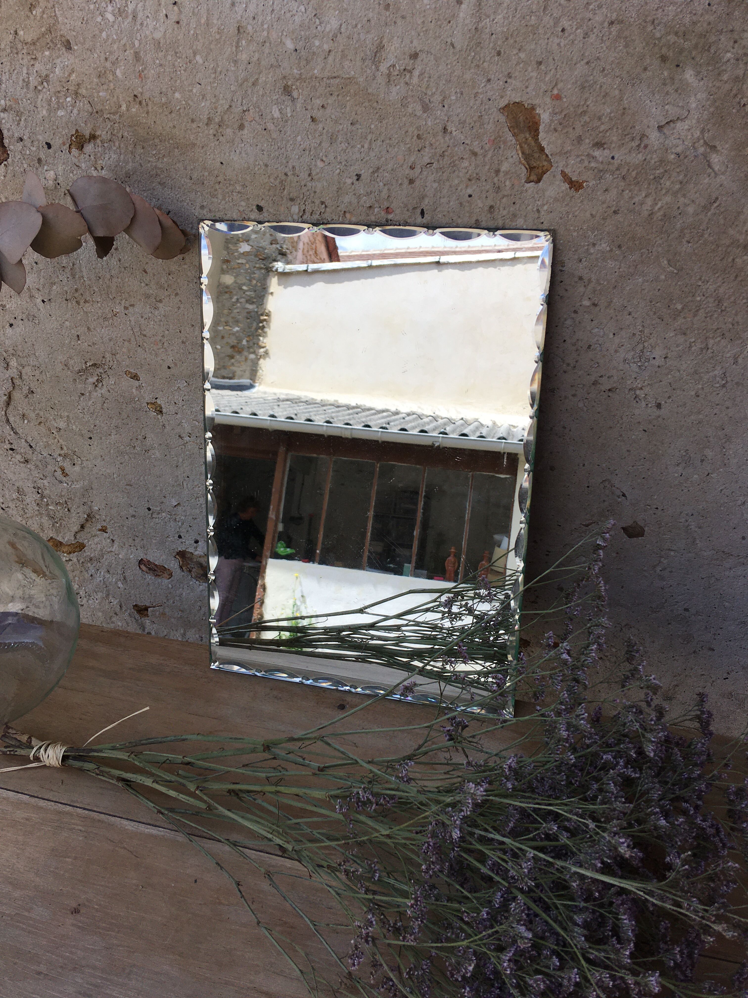 Beveled mirror