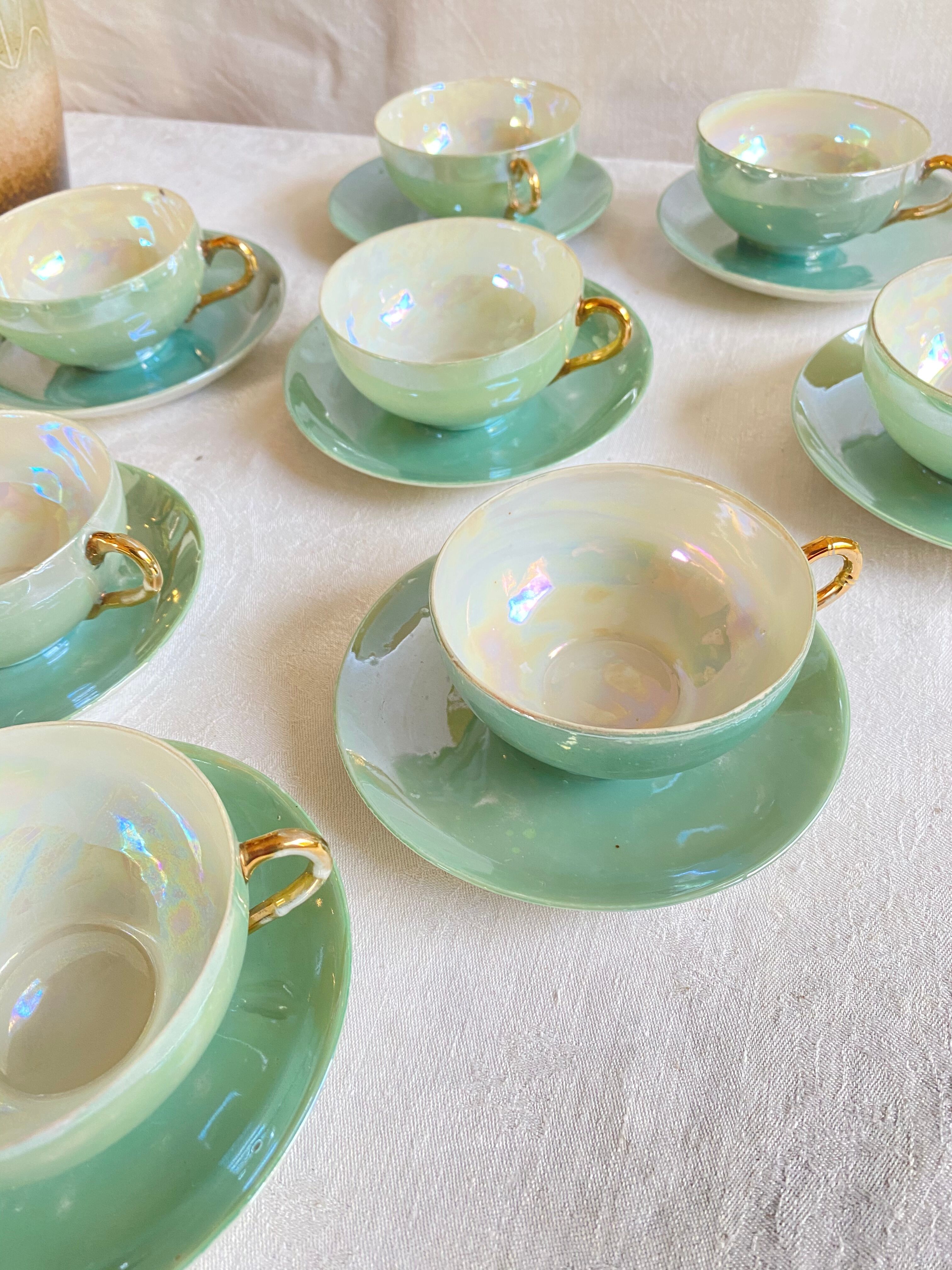 Japanese Nacrée porcelain coffee cups