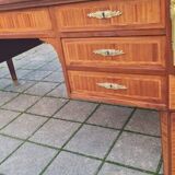 Napoleon III period desk in marquetry from the 19th century.