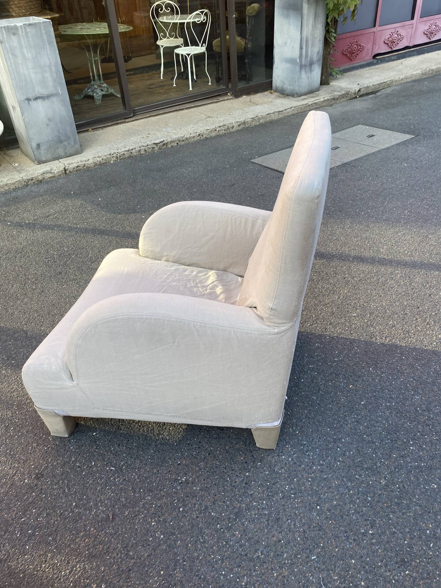 Fouton with its ottoman