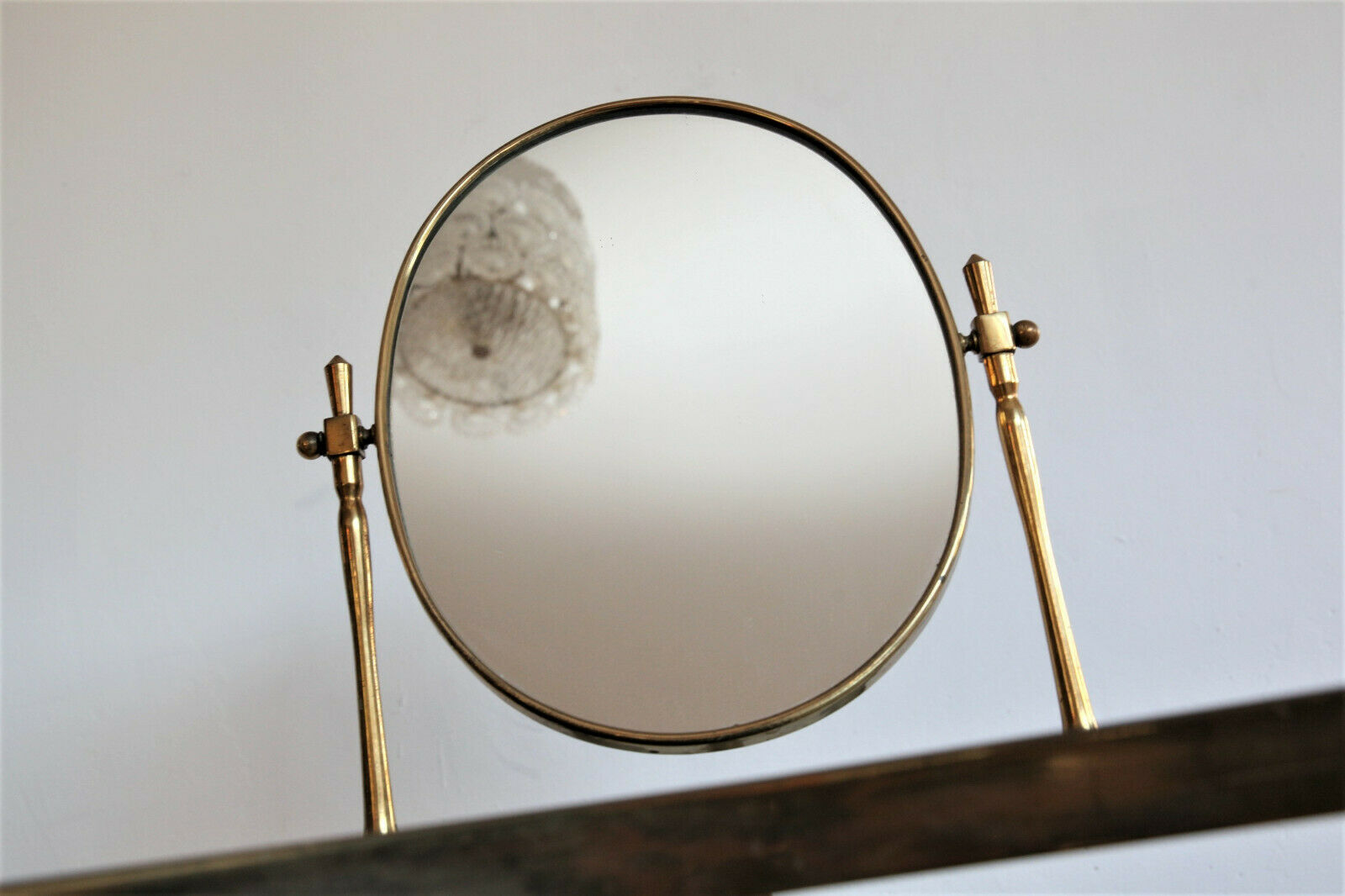 Modernist hairdresser in gold metal, brass and glass, 1960s
