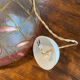 Suspension vintage en nacre et laiton 1960