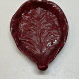 Red cabbage leaf slip dish