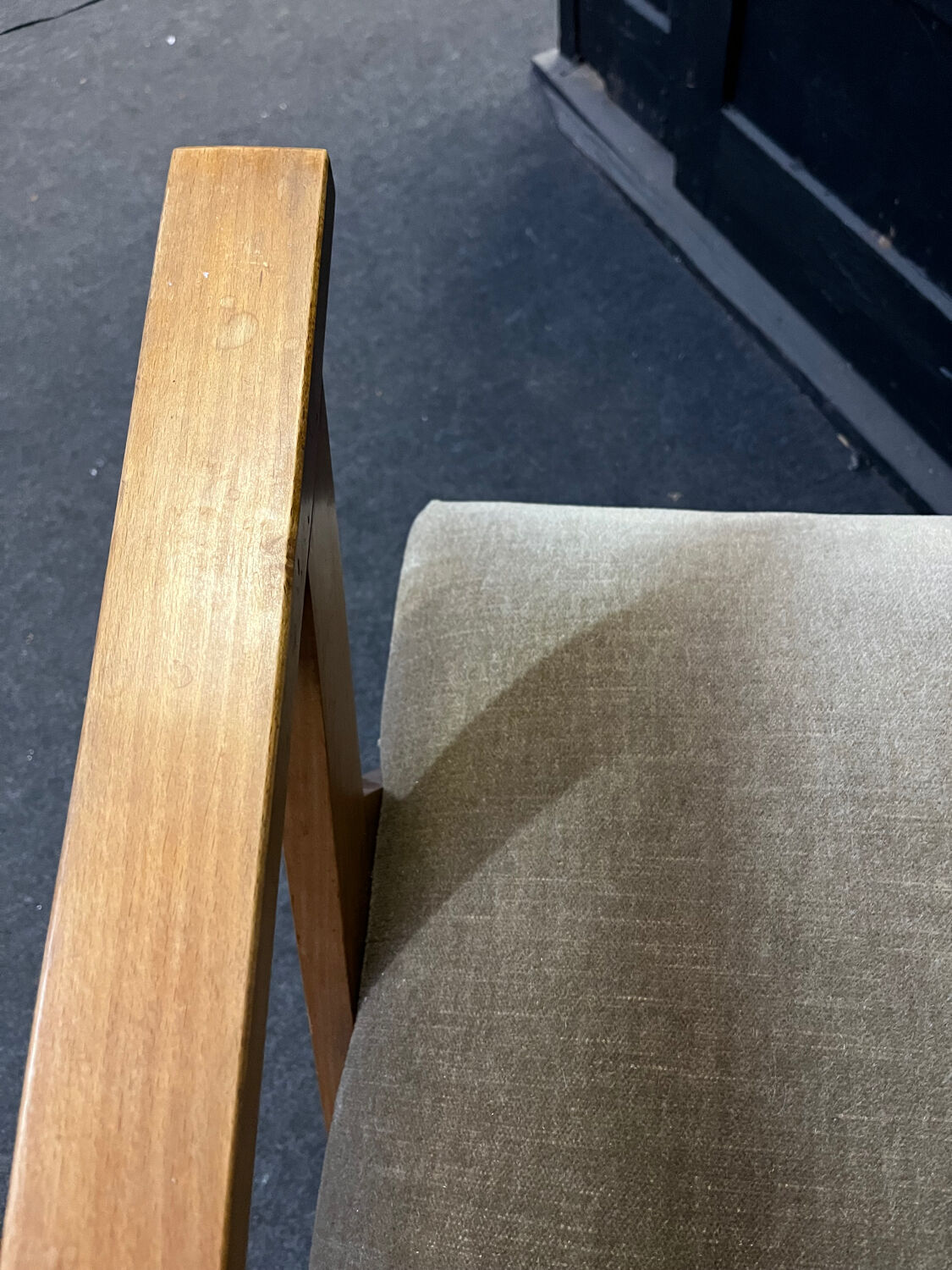 Pair of compass leg armchairs Velvet 1950