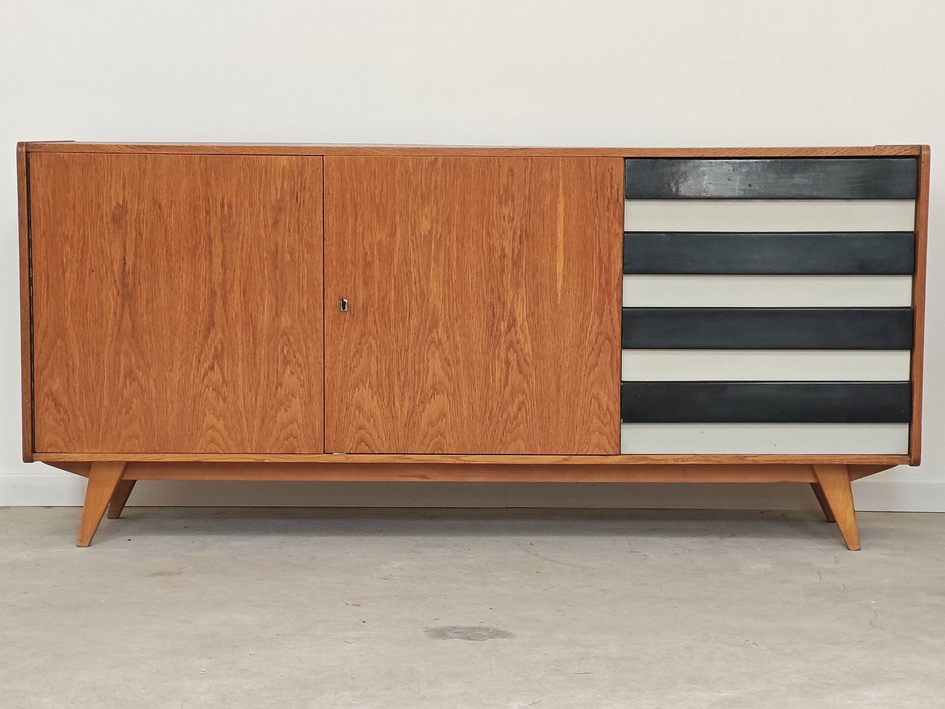 Enfilade U460 in white and black by Jiri Jiroutek for Interier Praha 1960