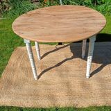 Antique patinated round table – wooden top