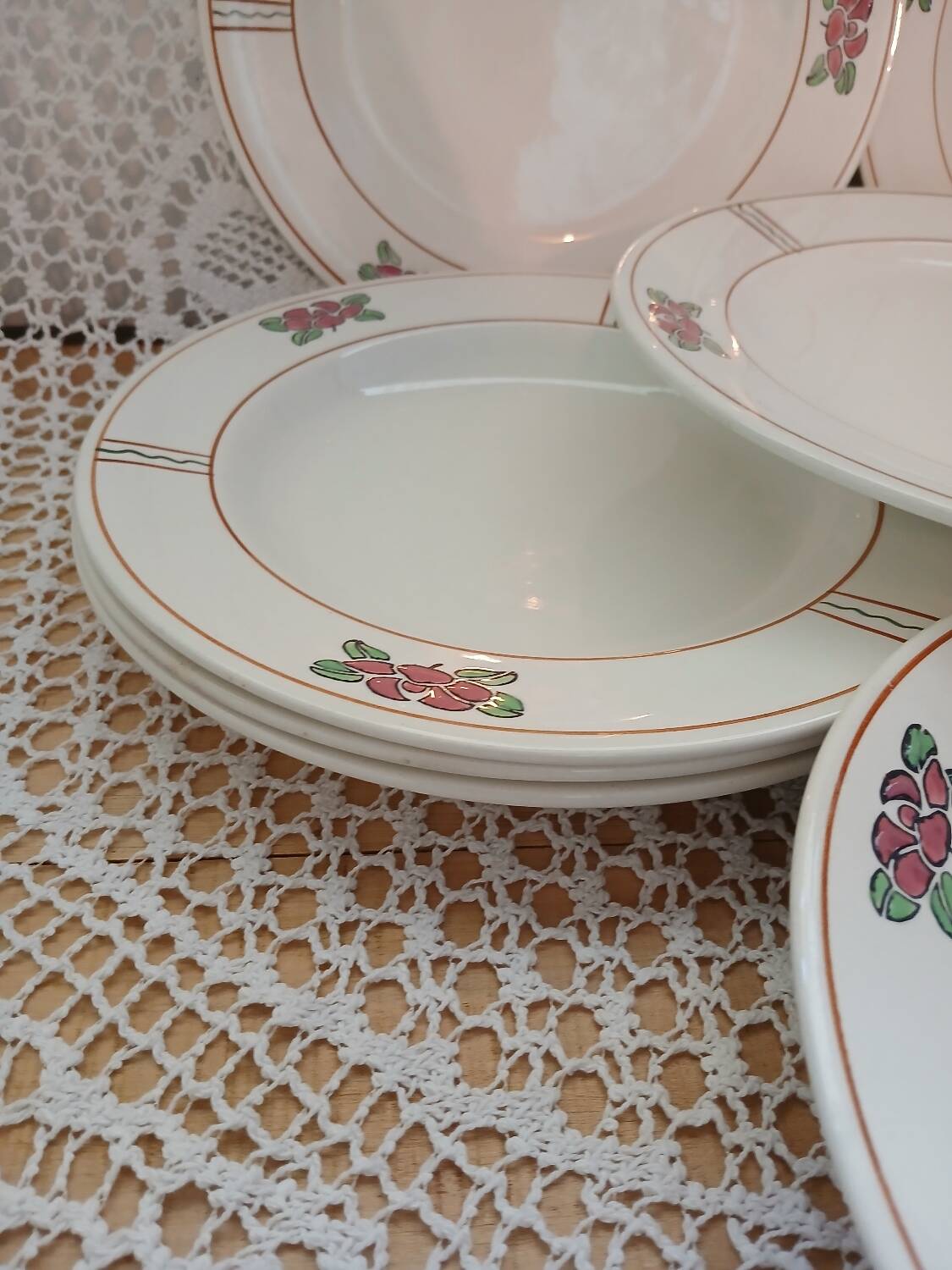 14 Terre de fer SALINS "Water Lily" plates