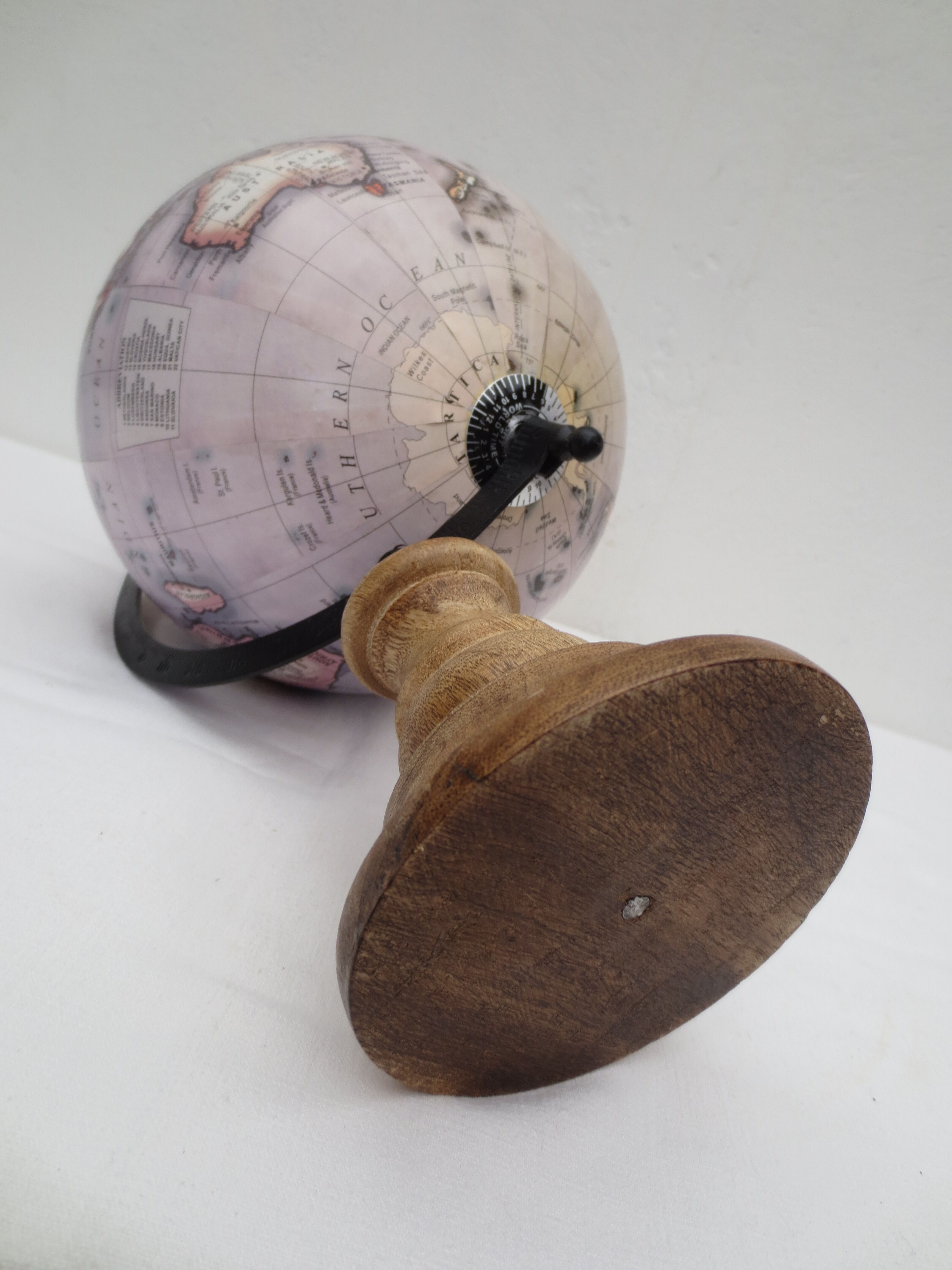 adorable little wooden foot world map