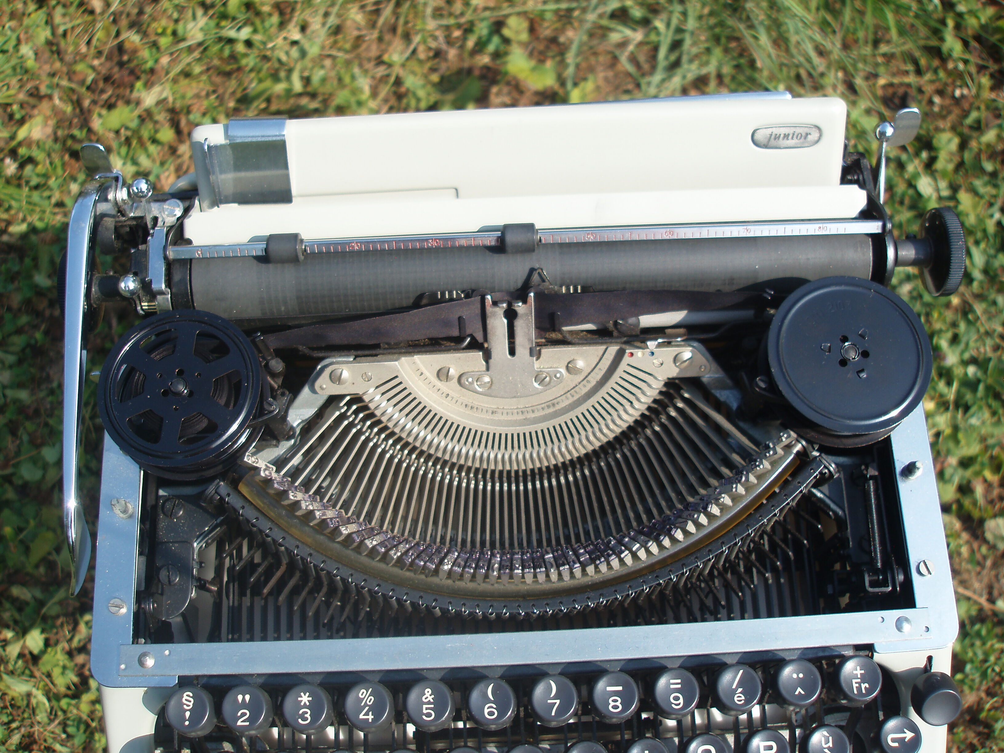 Typewriter complete swissa revised with his bag and his directions