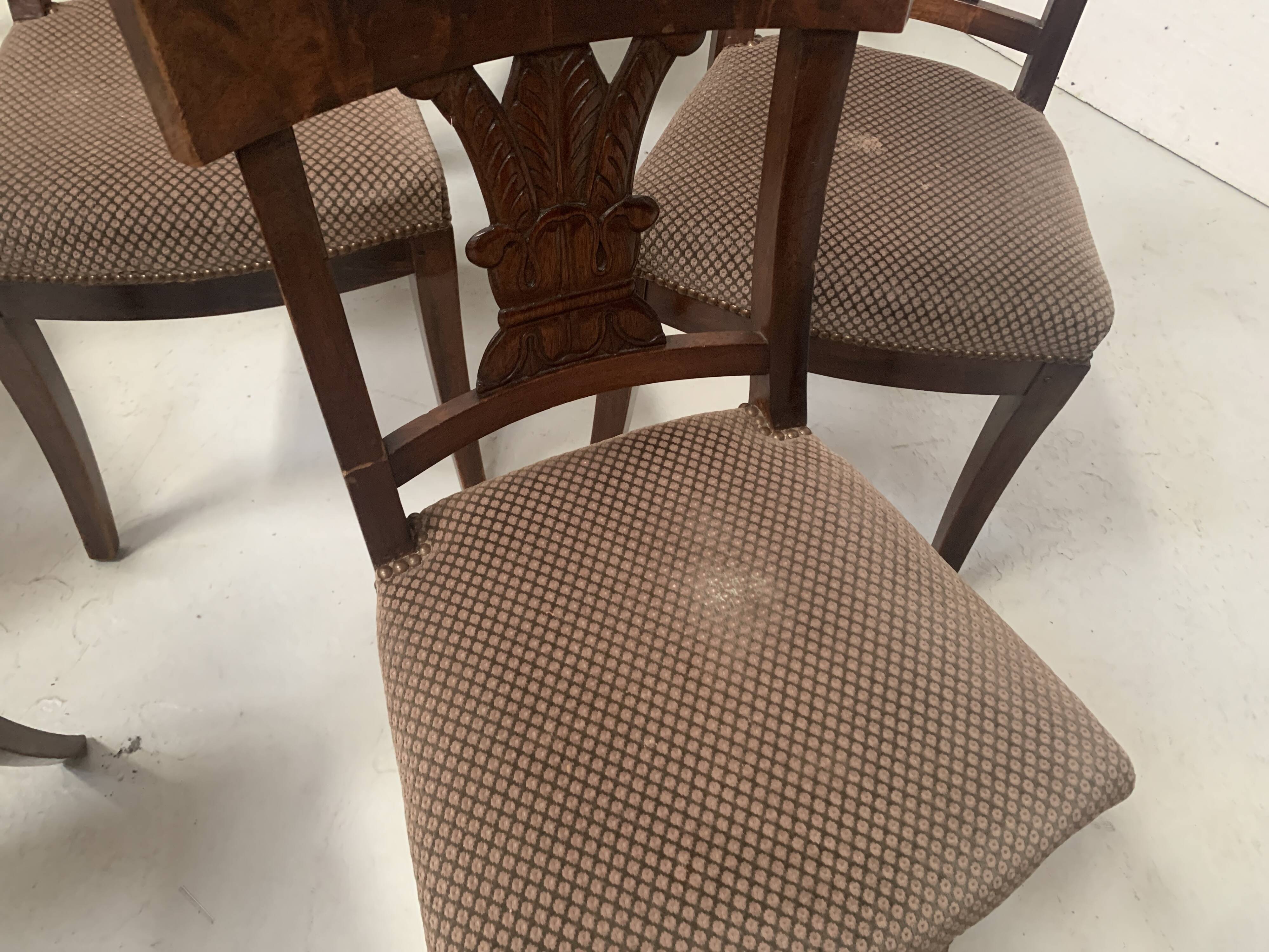 Suite de sept chaises en acajou massif XIX siècle