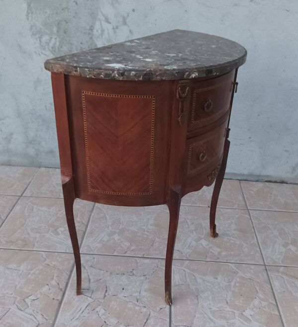 Commode demi-lune style Louis XV en placage de noyer