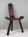 Tabouret de naissance espagnol en bois sculpté – mid-century, esprit brutal