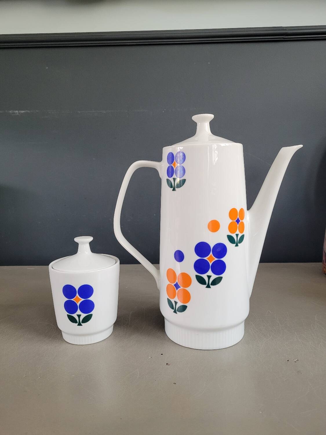 Vintage Colditz porcelain teapot and sugar bowl set, Germany