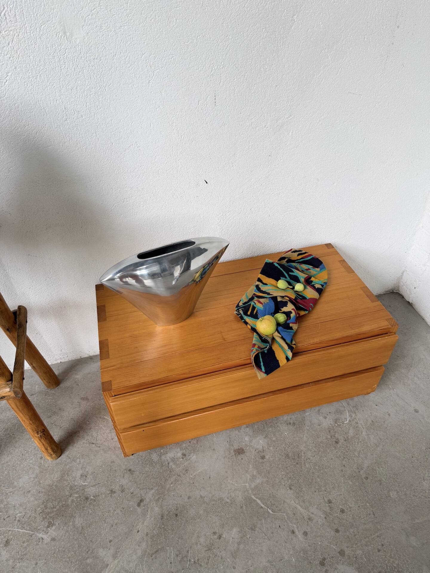 Aluminium fountain vase