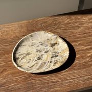 Petit vide poche ou plat en bois pétrifié blanc quadrillé brun D25-20,5