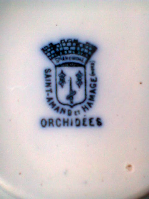Ramekin in earthenware with decoration of flowers, butterflies and birds