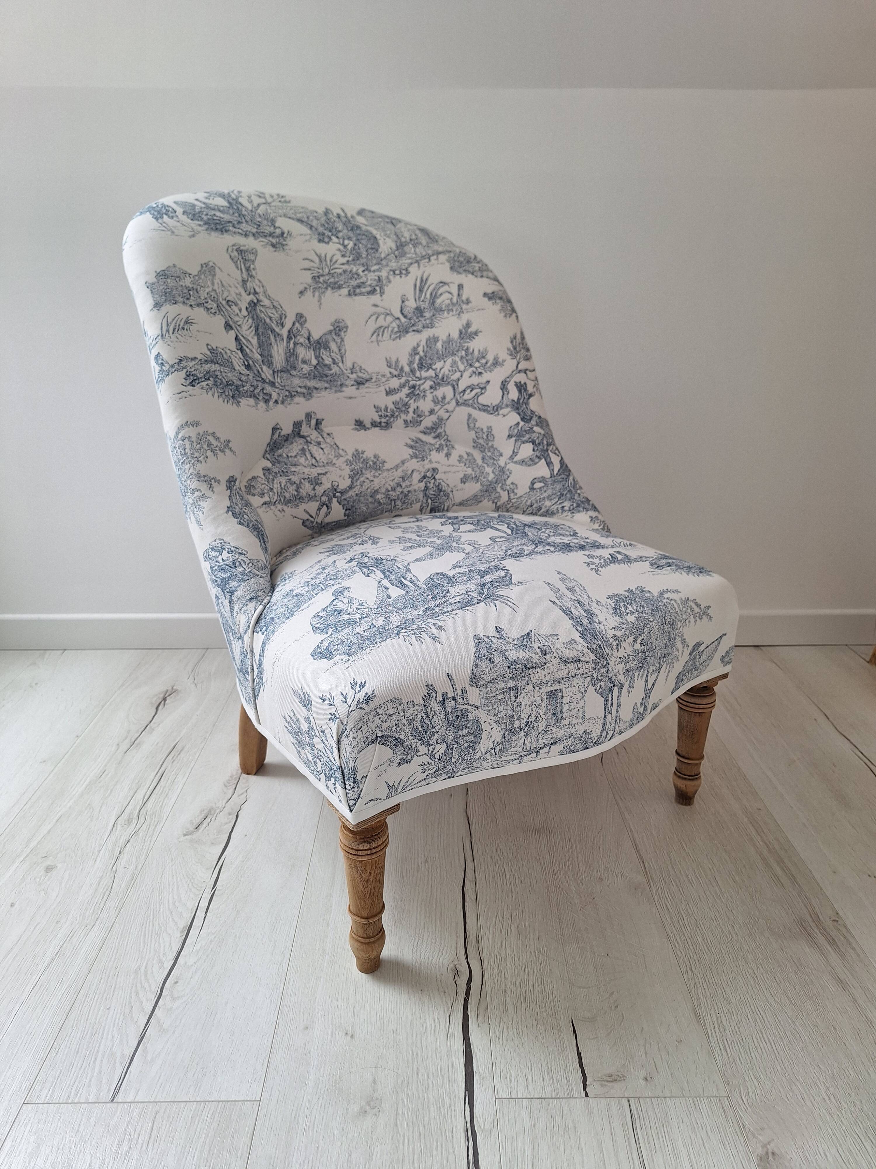Blue toile de Jouy toad armchair