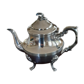 Teapot in silver metal