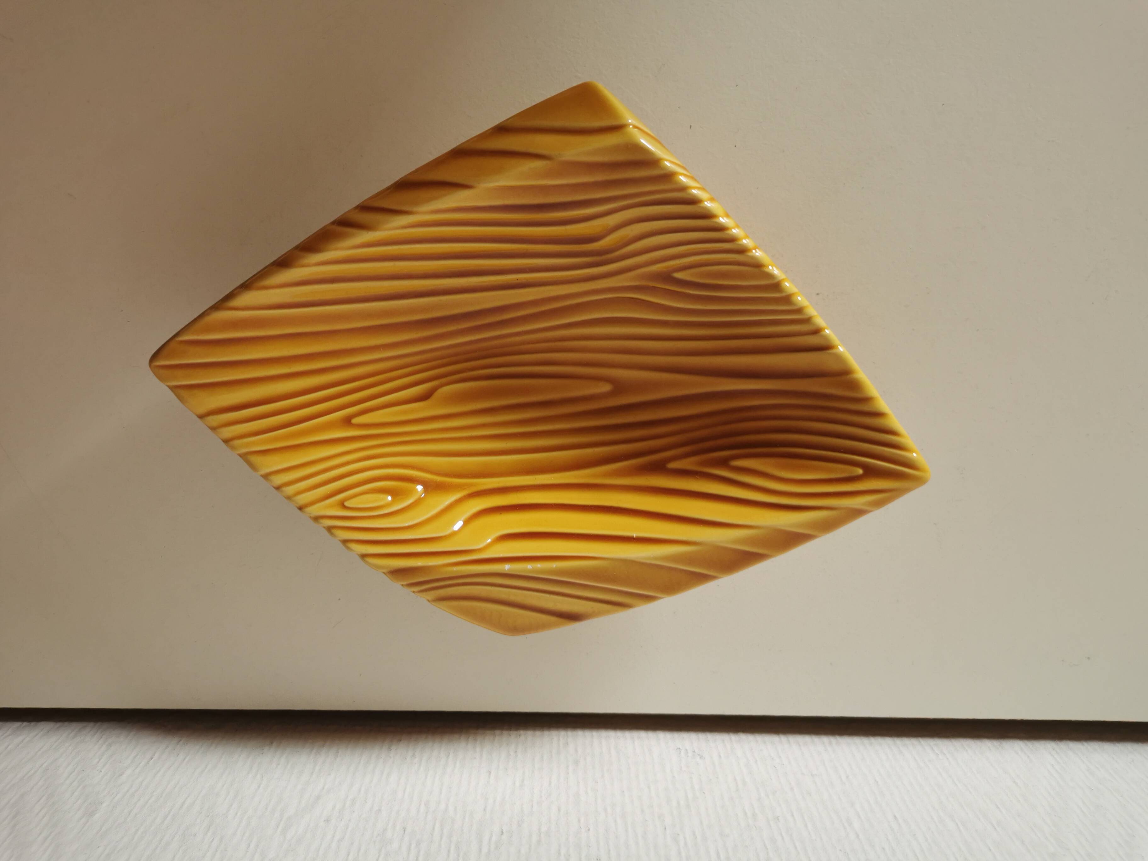 Vallauris yellow wood effect slip pocket emptier