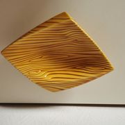 Vide poche en barbotine jaune effet bois Vallauris
