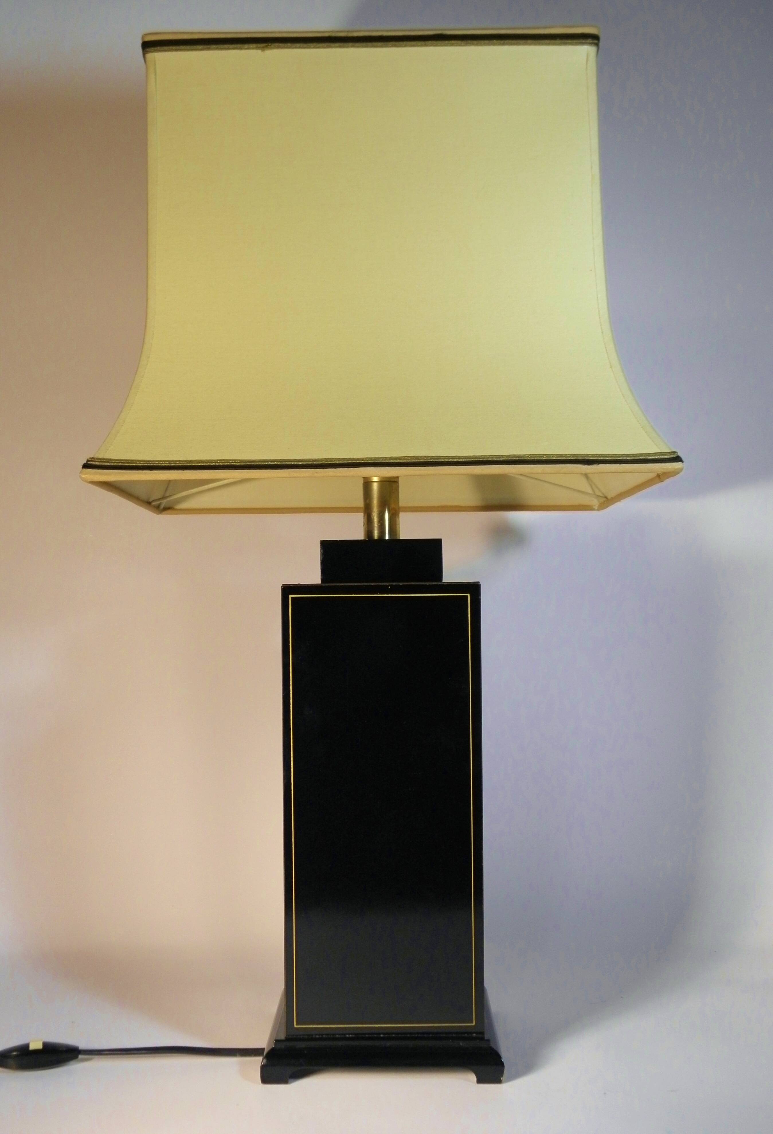 Black and gold pagoda lamp 1970