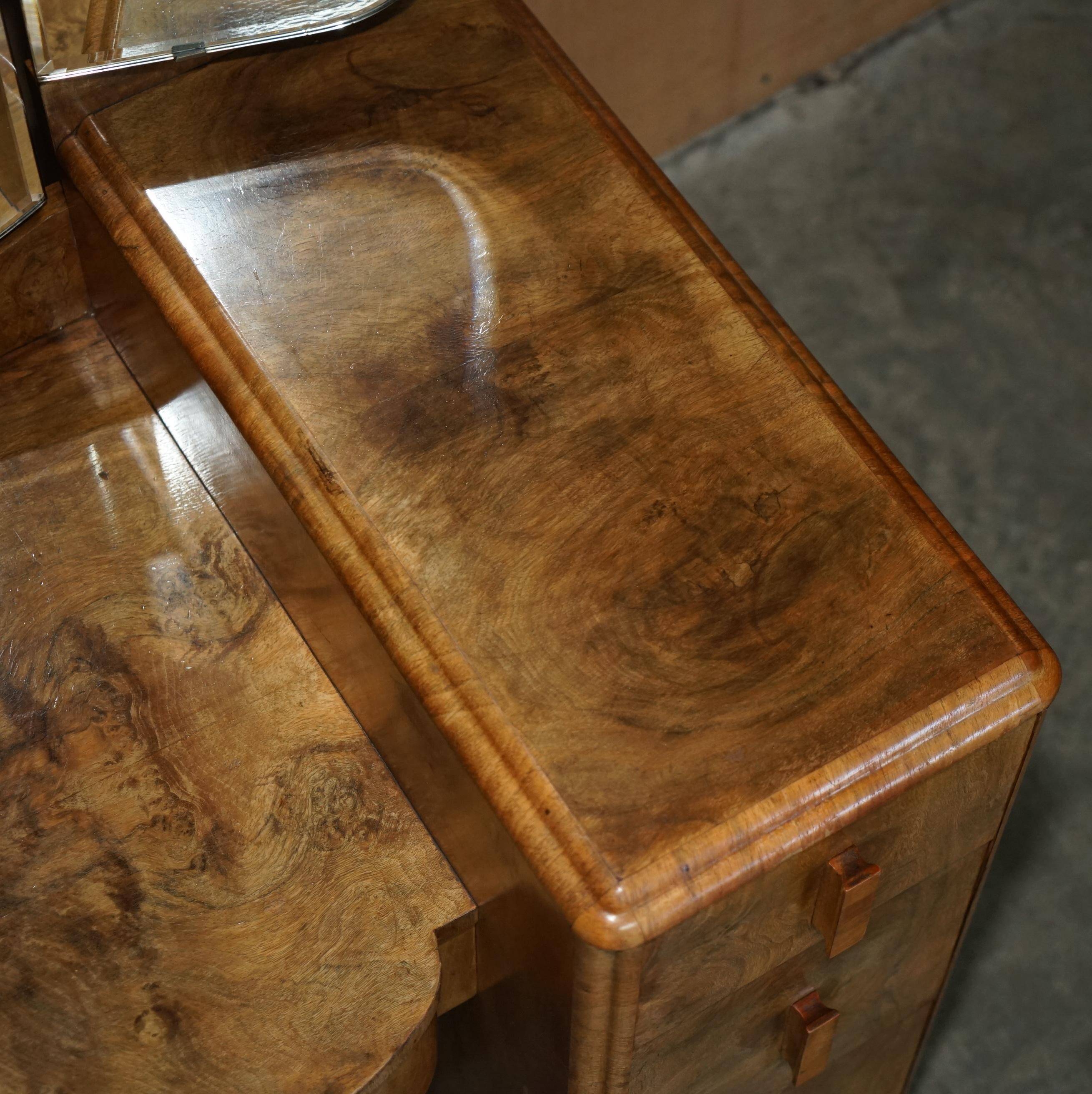 Art Deco dressing table in satin walnut with mirror, circa 1930.