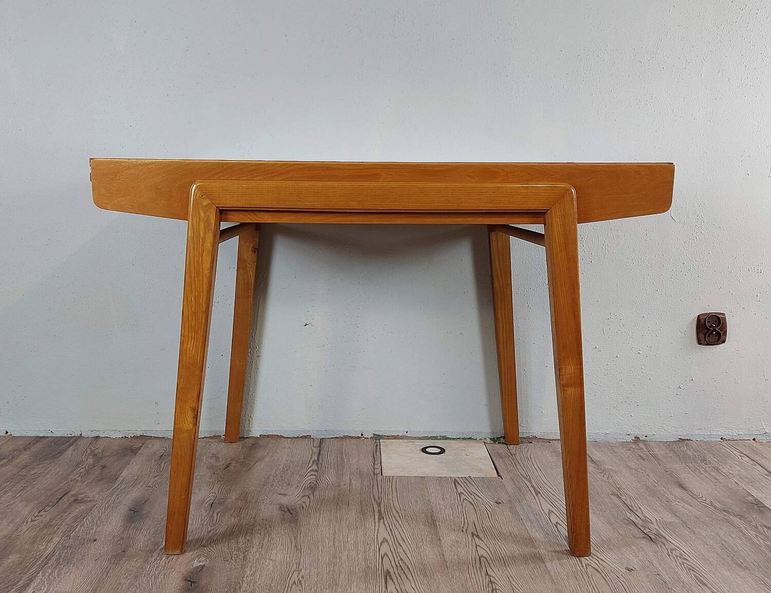 Table extensible en ronce de noyer, Vintage Tchèque 1960s