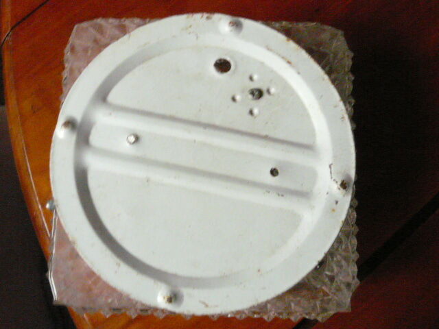 Square ceiling light resists glass