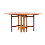 Scandinavian folding table