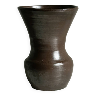 Vase en céramique marron foncé