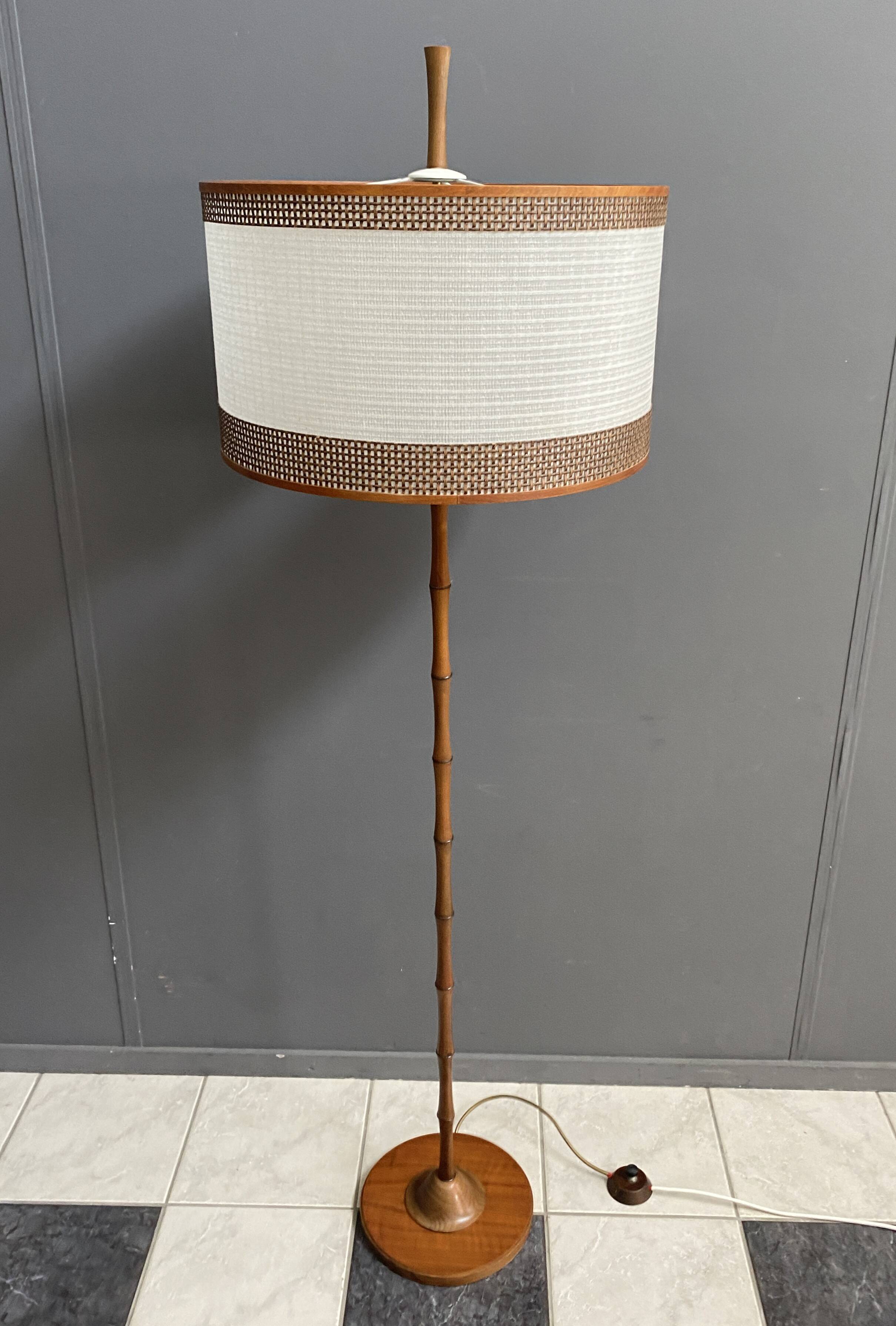 Bamboo-look floor lamp with large white shade