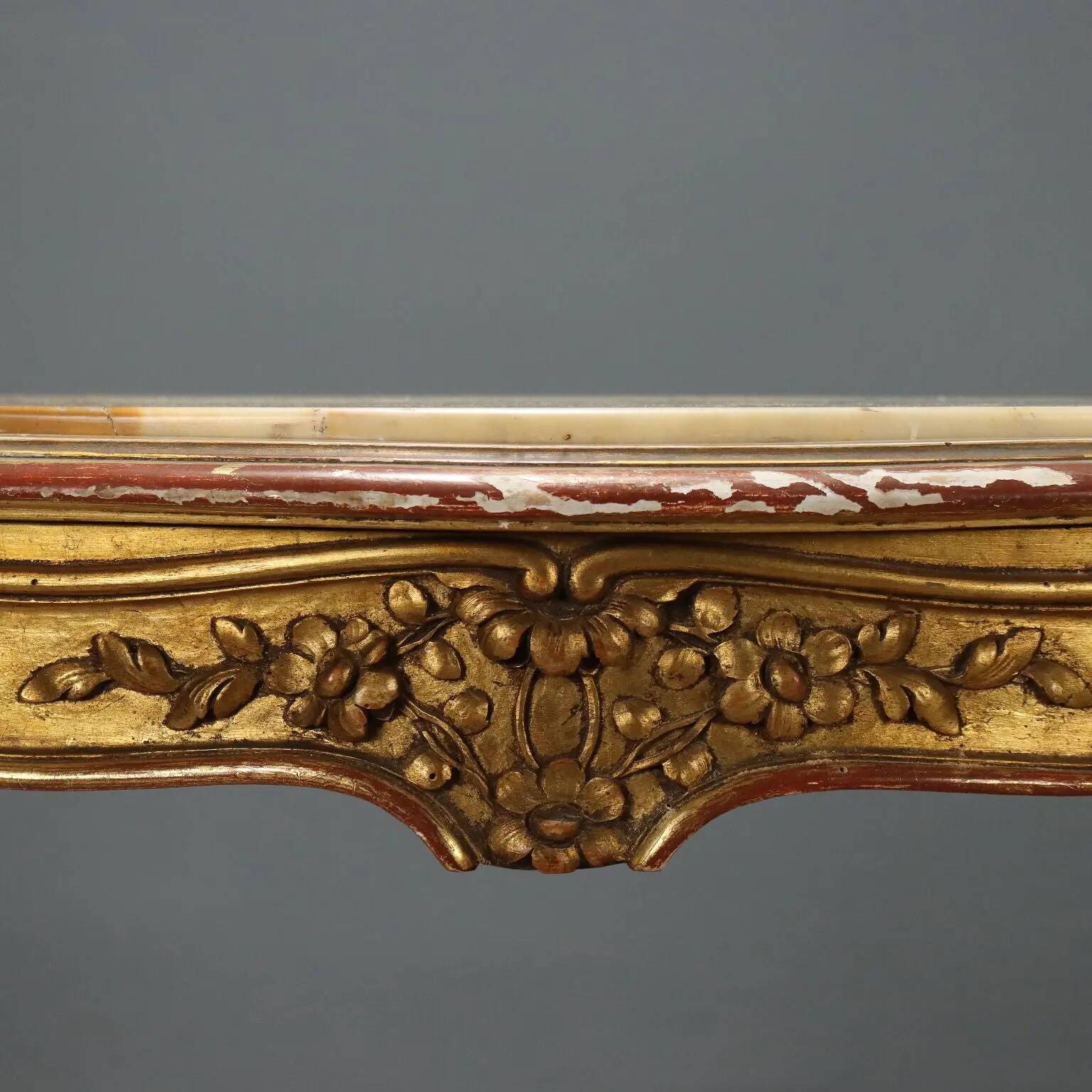 Petite table ancienne style baroque en bois sculpté, Italie, XIXe siècle