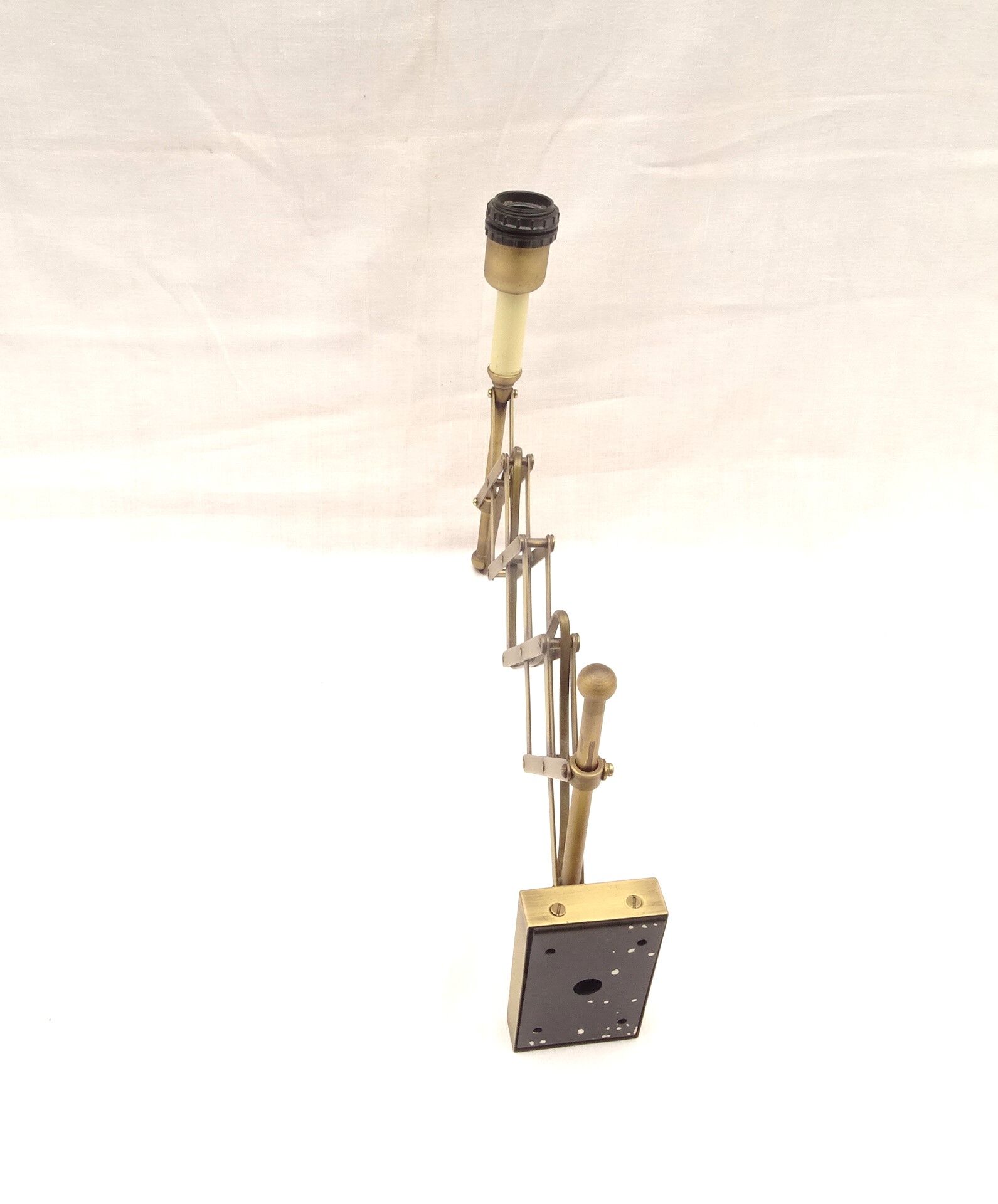 Brass Scissor Wall Lamp