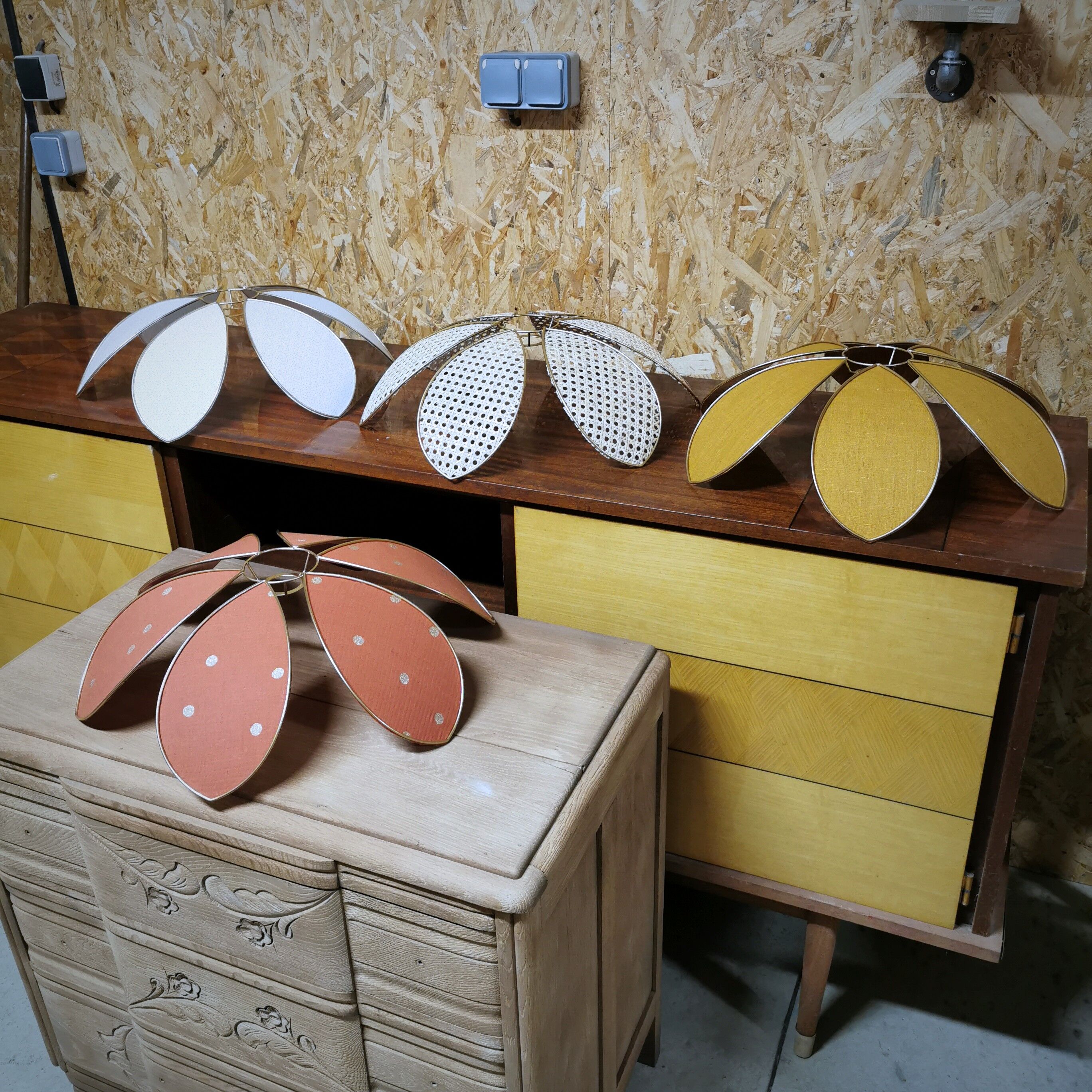 Set of 4 flower suspensions