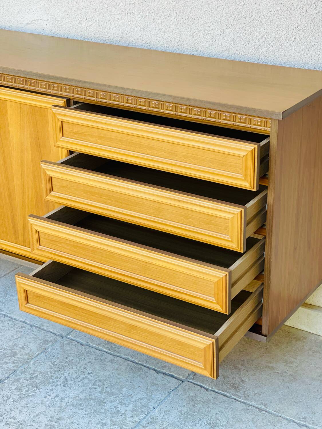 Vintage enfilade in elm from the 1960s.
